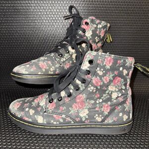 Doc Martens HACKNEY Canvas Black Vintage Roses Lace-Up Shoes Boots Womens Size 6